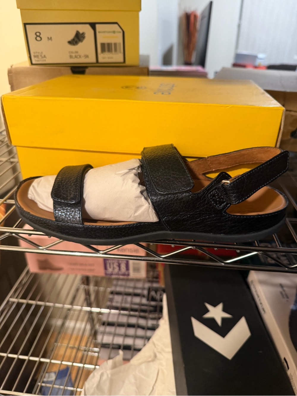 Strive Women’s Kona Slingback flat sandals black leather size 8 m US